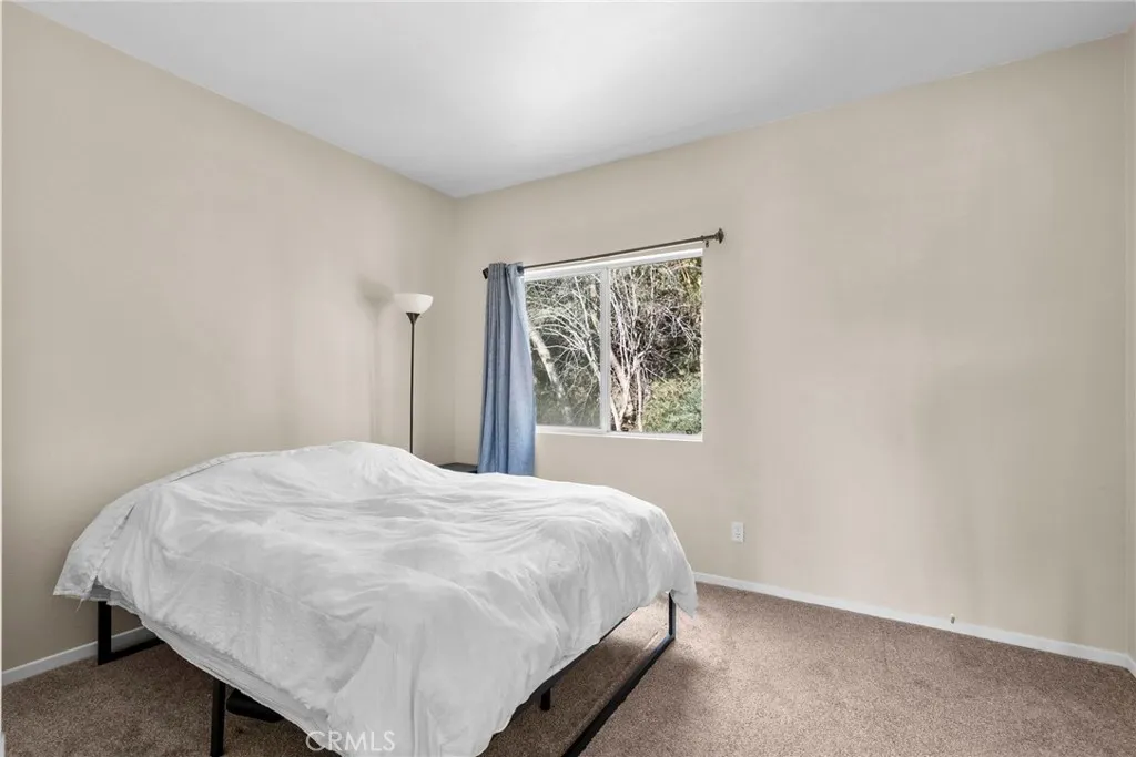 27915 Skycrest Circle, Valencia, California 91354 home-pic-17