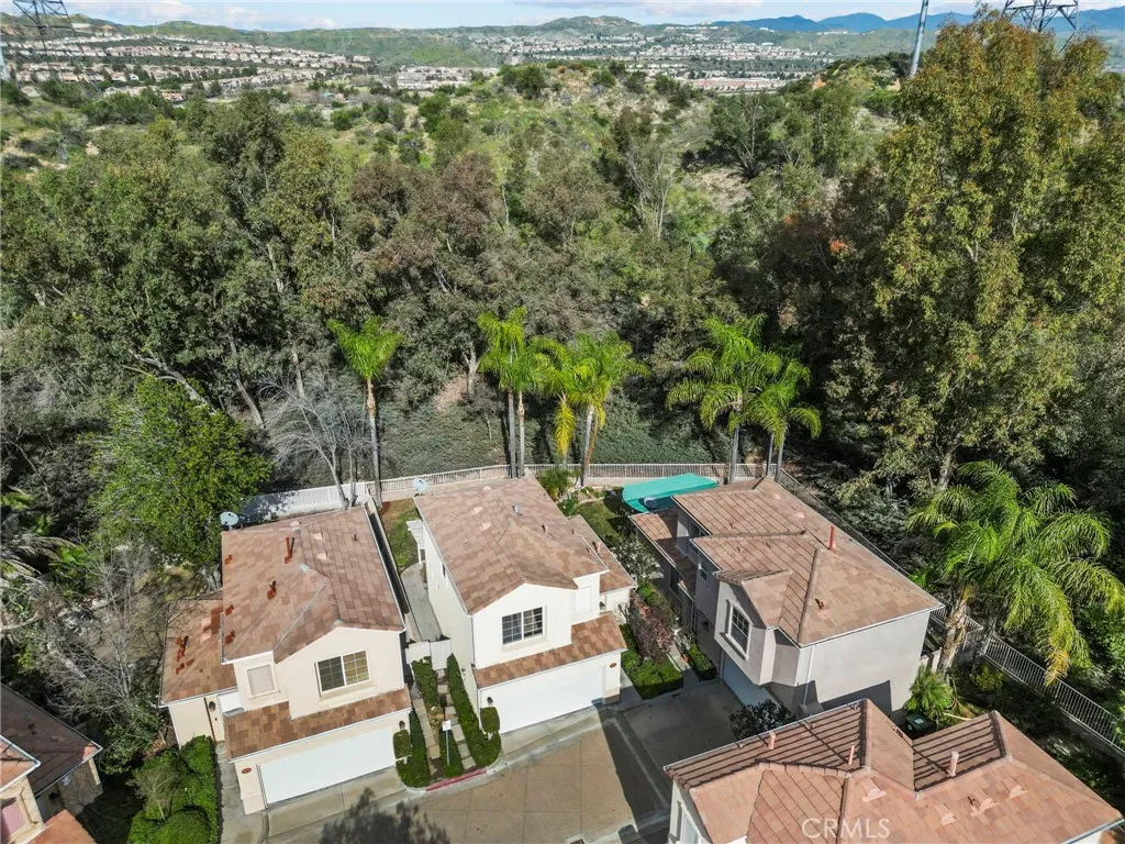 27915 Skycrest Circle, Valencia, California 91354 home-pic-2