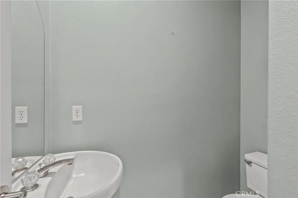 27915 Skycrest Circle, Valencia, California 91354 home-pic-15