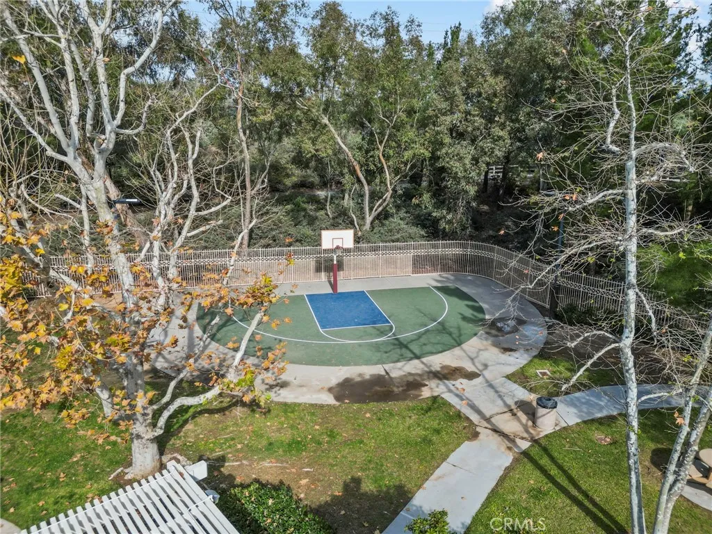 27915 Skycrest Circle, Valencia, California 91354 home-pic-27