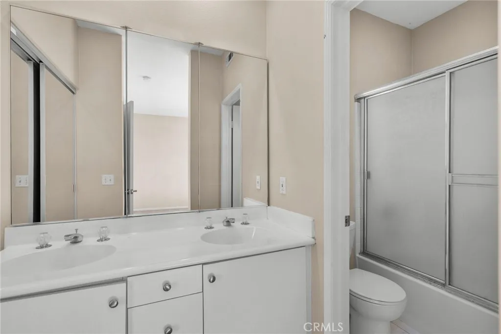 27915 Skycrest Circle, Valencia, California 91354 home-pic-23