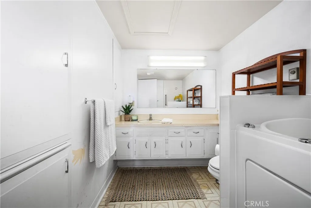 1502 Golden Rain Road 46j, Seal Beach, California 90740 home-pic-27