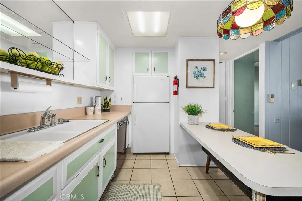 1502 Golden Rain Road 46j, Seal Beach, California 90740 home-pic-21