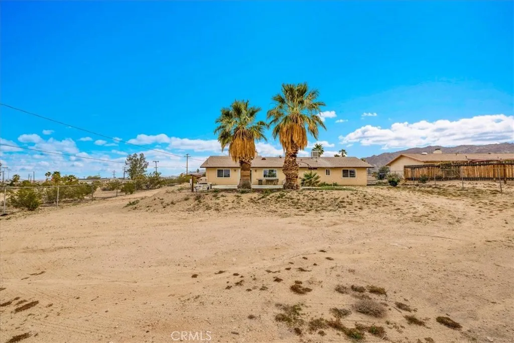 72674 Granite, 29 Palms, California 92277 home-pic-11