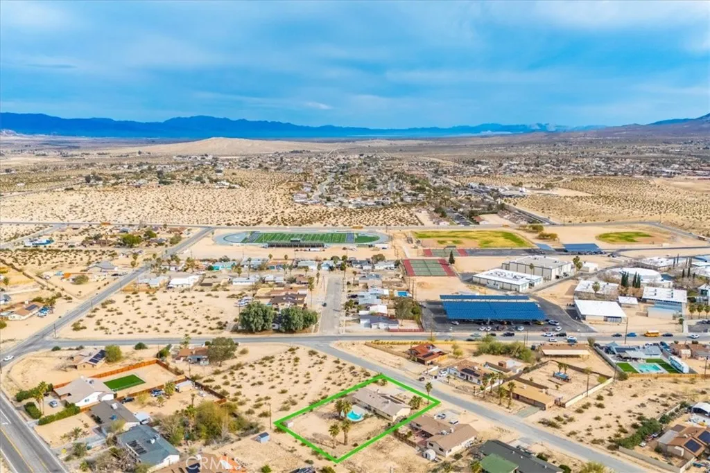 72674 Granite, 29 Palms, California 92277 home-pic-4