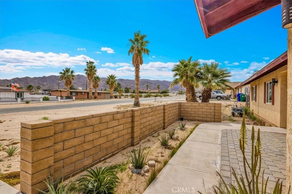 72674 Granite, 29 Palms, California 92277 home-pic-40