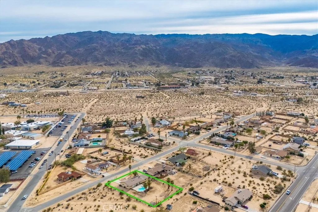 72674 Granite, 29 Palms, California 92277 home-pic-3