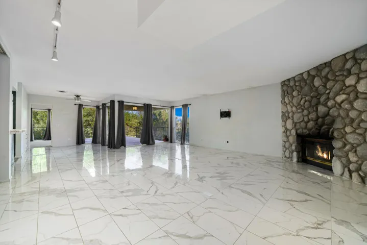 17-print-JBSouthridge_OPMG_1125_017