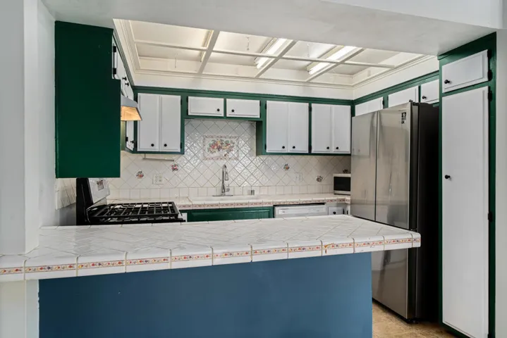 26-print-JBSouthridge_OPMG_1125_026