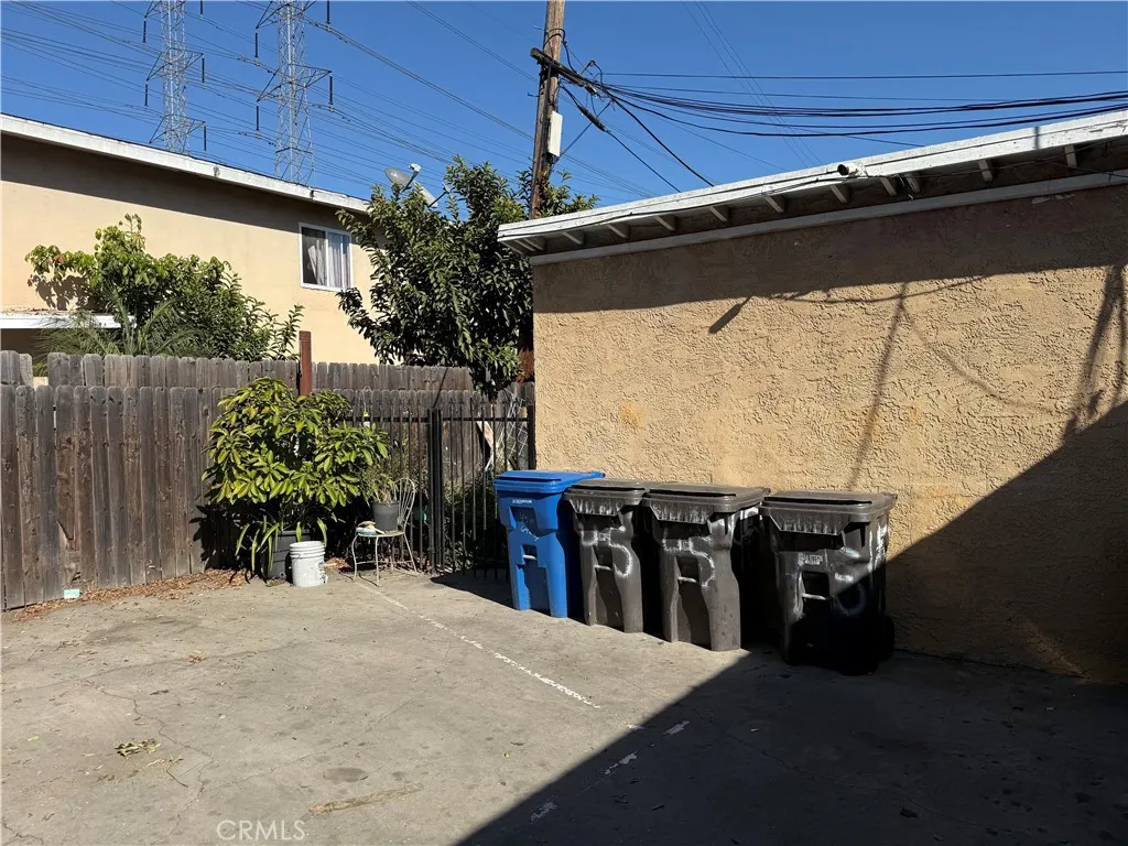 45 E 69th Way, Long Beach, California 90805 home-pic-11