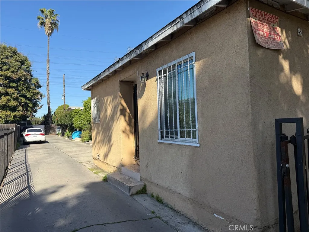 45 E 69th Way, Long Beach, California 90805 home-pic-3