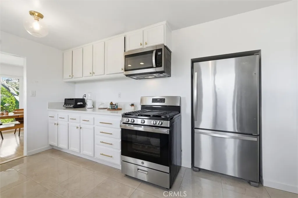 7337 W 88th Street, Los Angeles, California 90045 home-pic-11