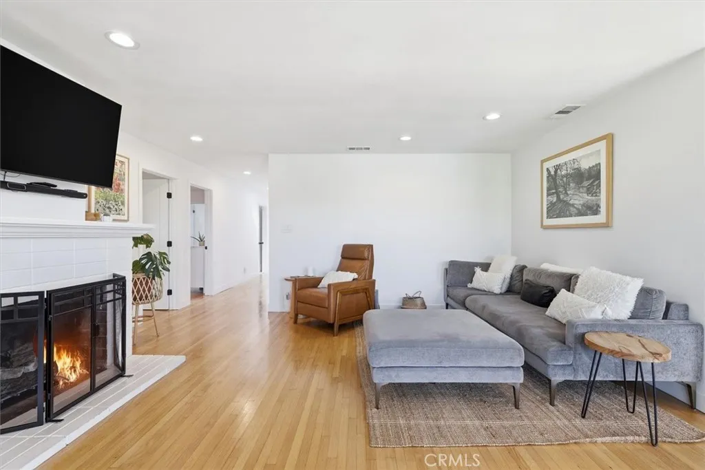 7337 W 88th Street, Los Angeles, California 90045 home-pic-7