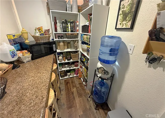 WALK IN PANTRY