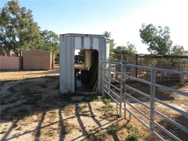TACK STORAGE CONTAINER
