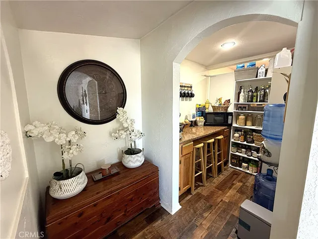 ENTTRY TO WALK IN PANTRY