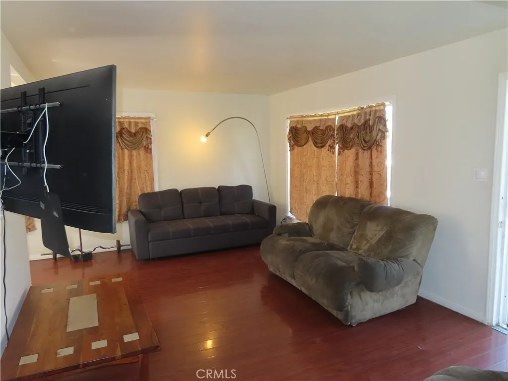 736 E Century, Los Angeles, California 90002 home-pic-7
