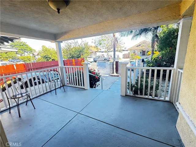 Porch pic 3