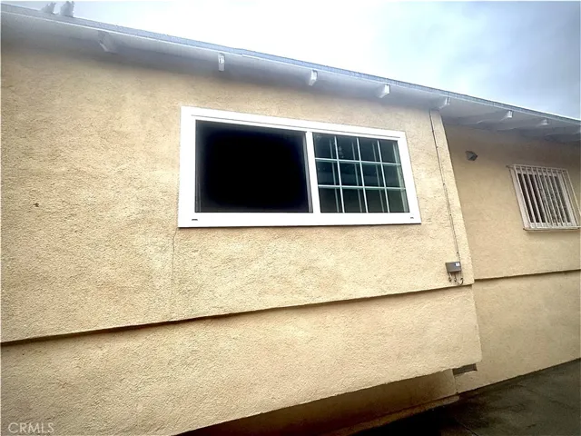 Double Pane Tinted Windows Throughout.