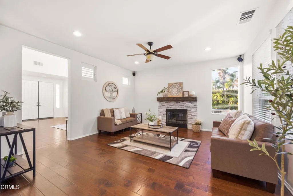 4609 Calle Descanso, Camarillo, California 93012 home-pic-11