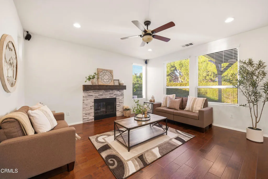 4609 Calle Descanso, Camarillo, California 93012 home-pic-10