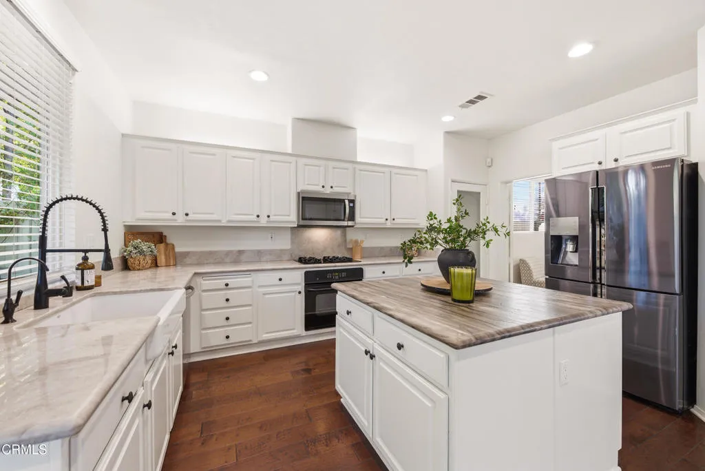 4609 Calle Descanso, Camarillo, California 93012 home-pic-15