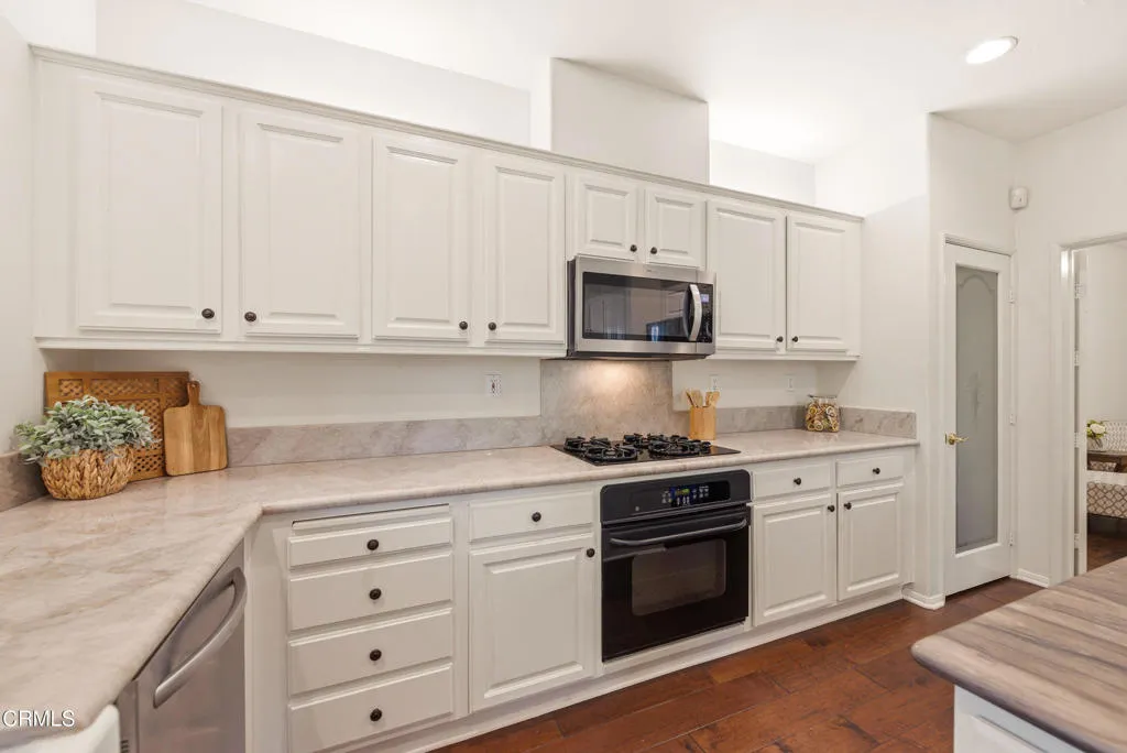 4609 Calle Descanso, Camarillo, California 93012 home-pic-16