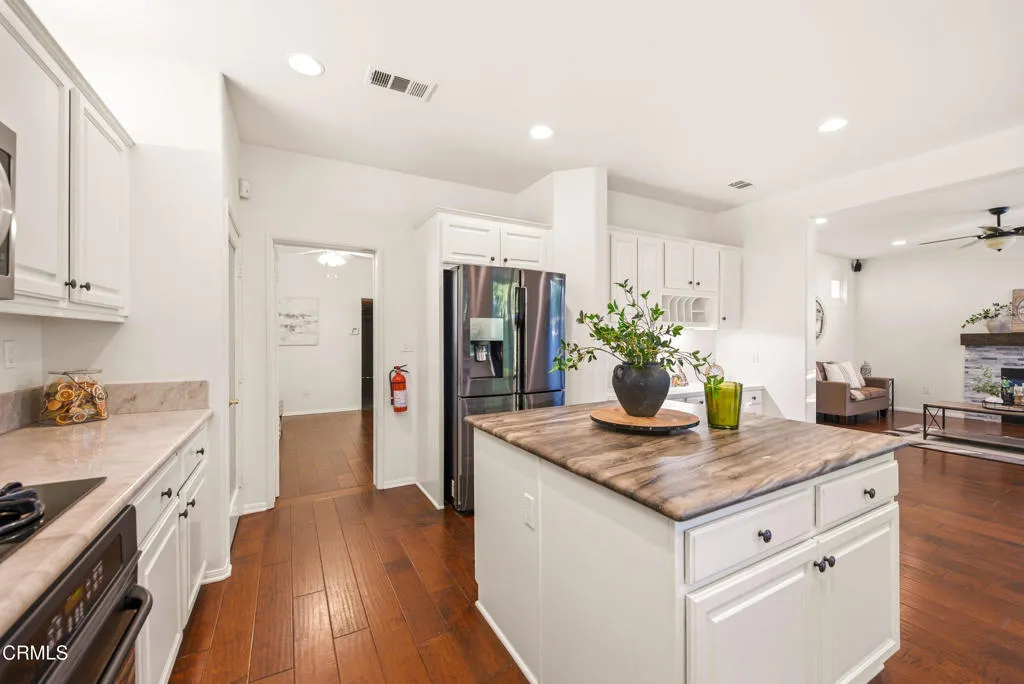 4609 Calle Descanso, Camarillo, California 93012 home-pic-17