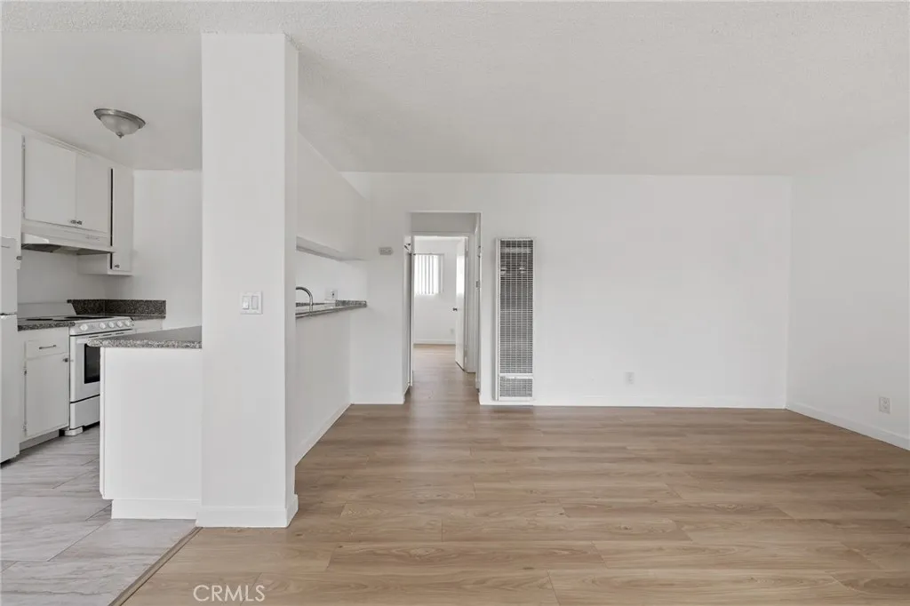 13040 Dronfield 25, Sylmar, California 91342 home-pic-2