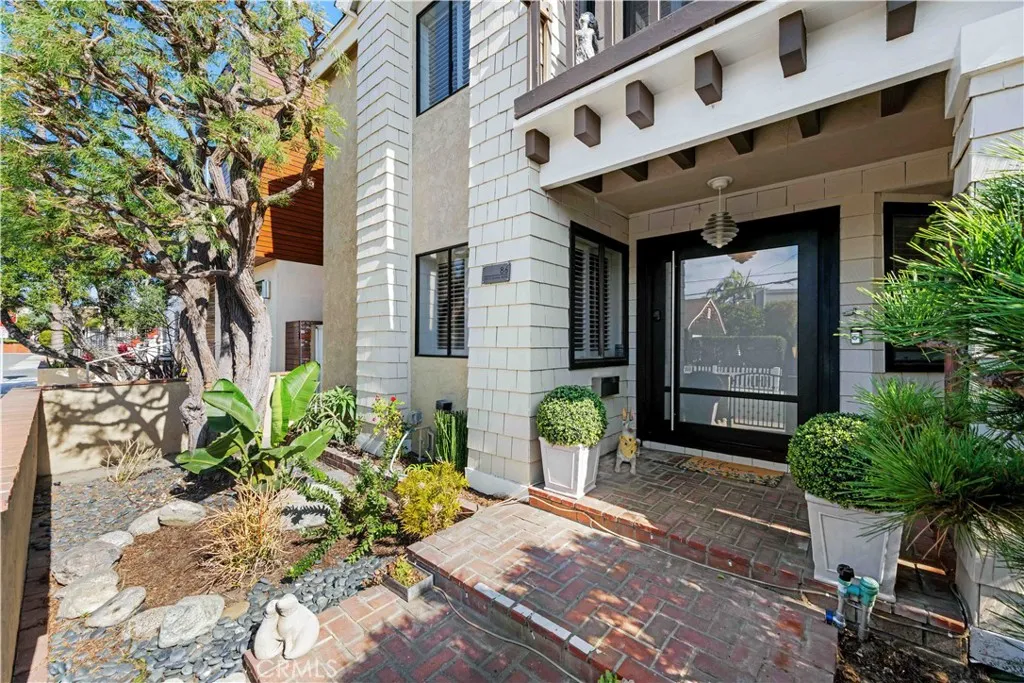 86 Via Di Roma Walk, Long Beach, California 90803 home-pic-3