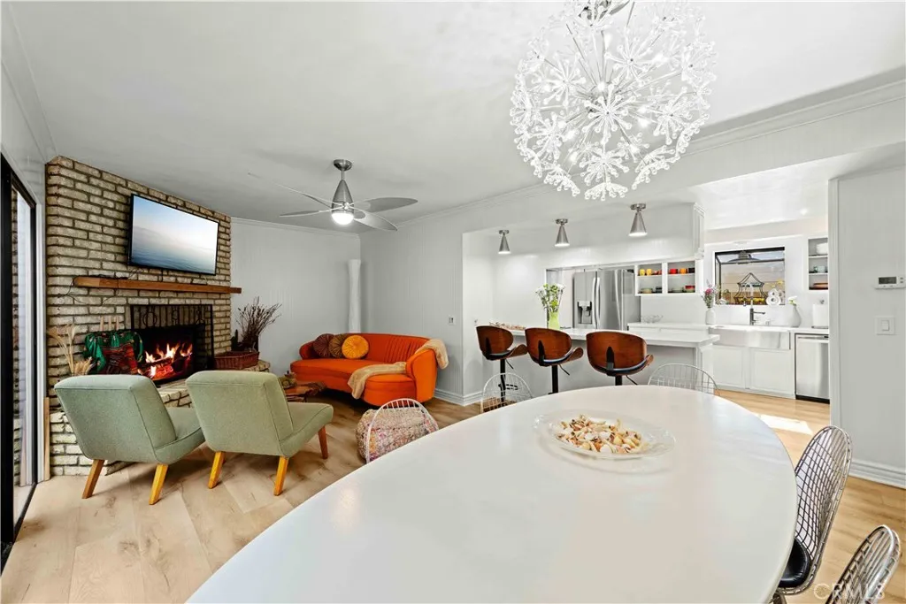 86 Via Di Roma Walk, Long Beach, California 90803 home-pic-17