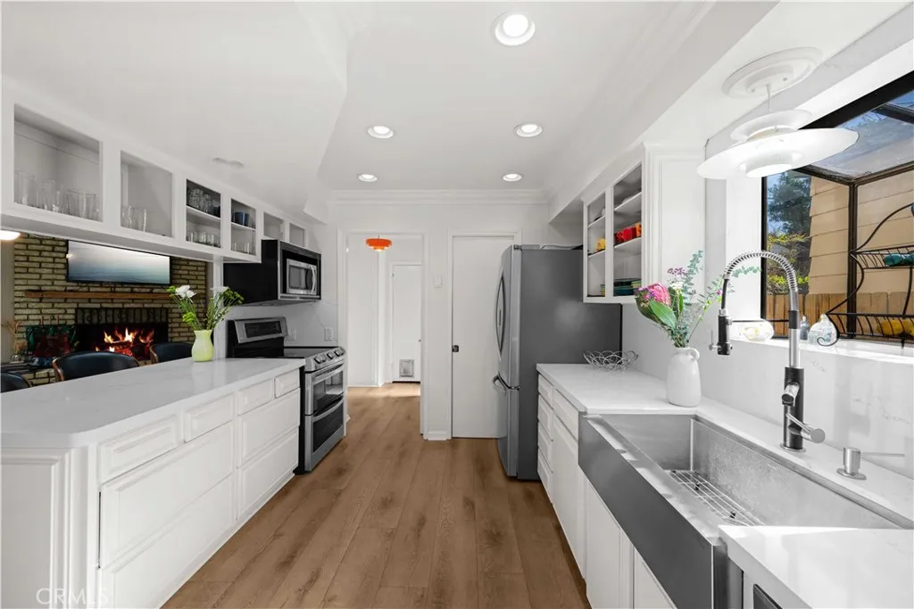 86 Via Di Roma Walk, Long Beach, California 90803 home-pic-18