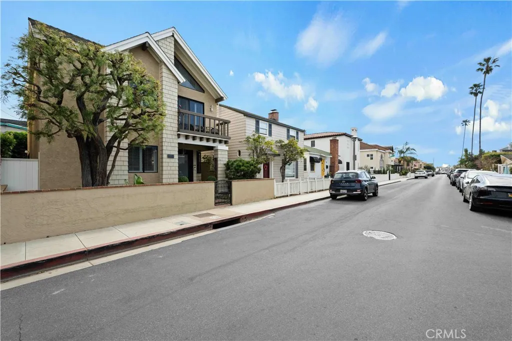 86 Via Di Roma Walk, Long Beach, California 90803 home-pic-2