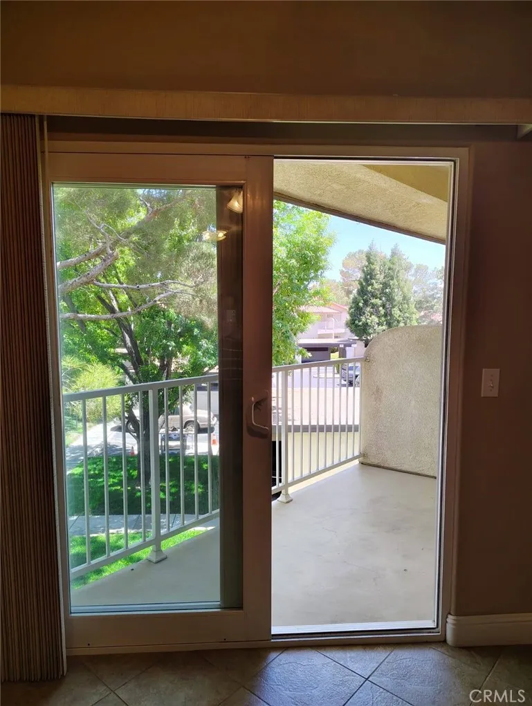 19229 Palo Verde Drive, Apple Valley, California 92308 home-pic-10