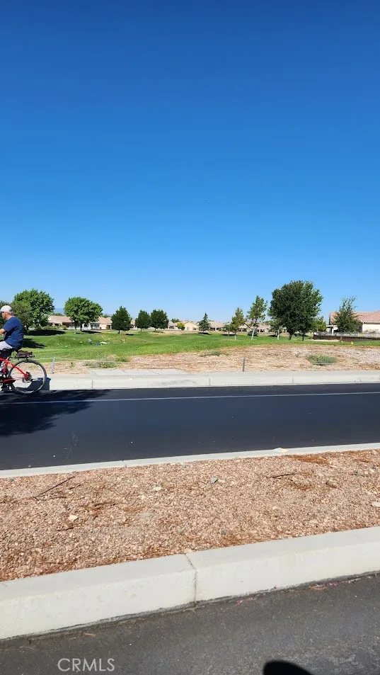 19229 Palo Verde Drive, Apple Valley, California 92308 home-pic-3