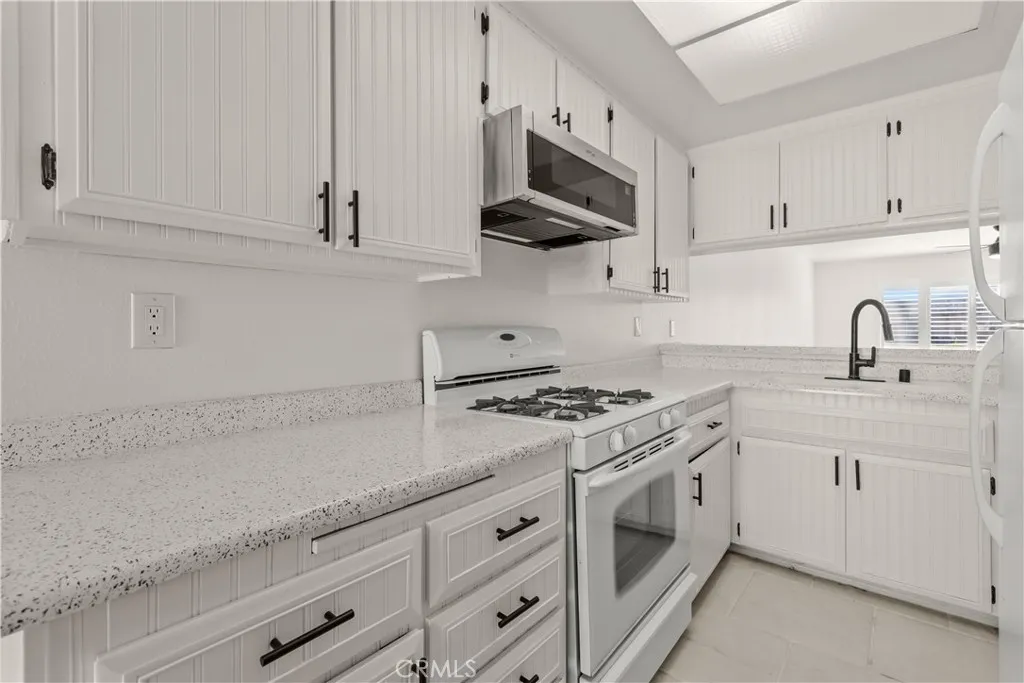616 S Santa Fe, Hemet, California 92543 home-pic-18