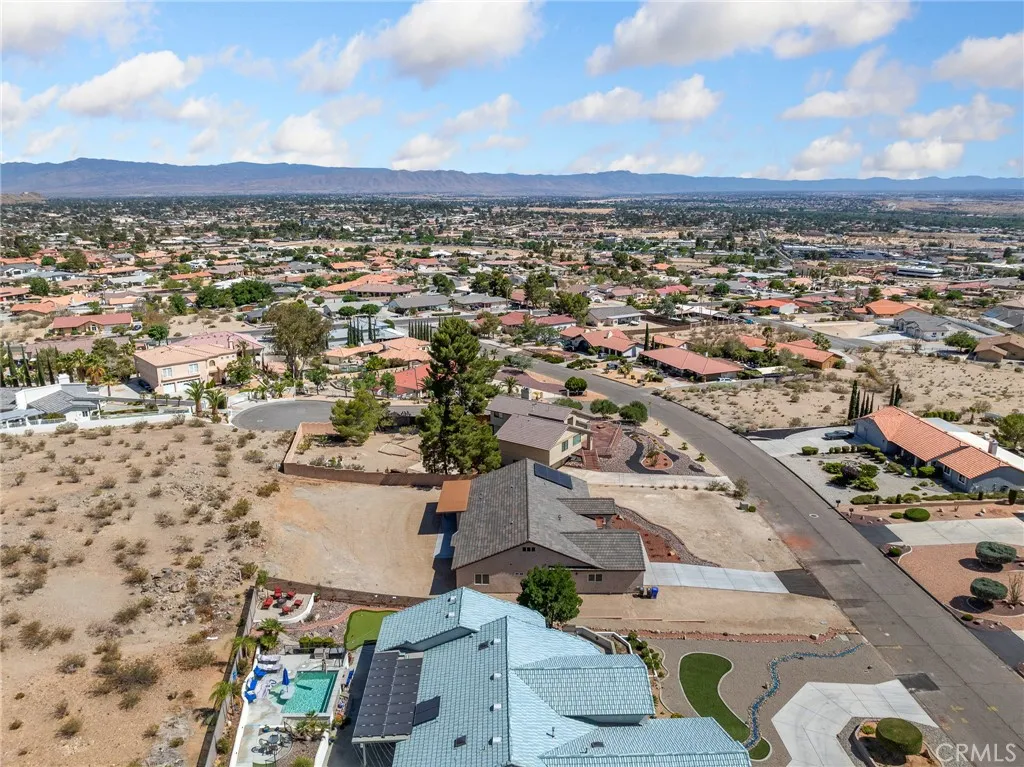 16465 Koda Road, Apple Valley, California 92307 home-pic-3