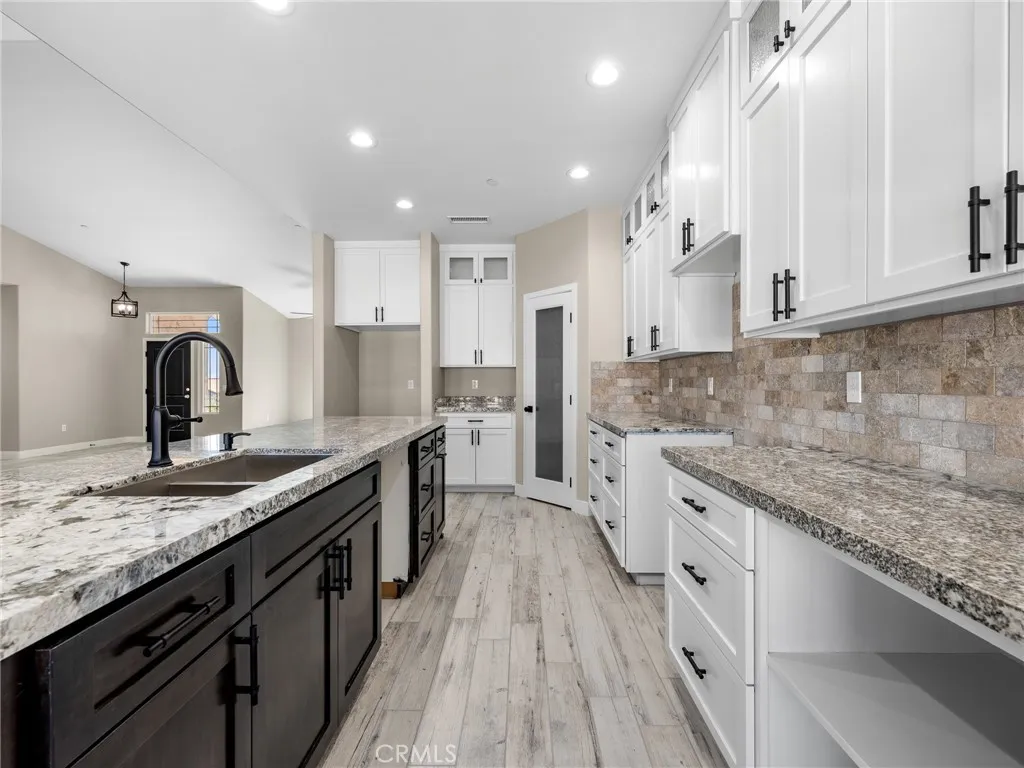 16465 Koda Road, Apple Valley, California 92307 home-pic-18