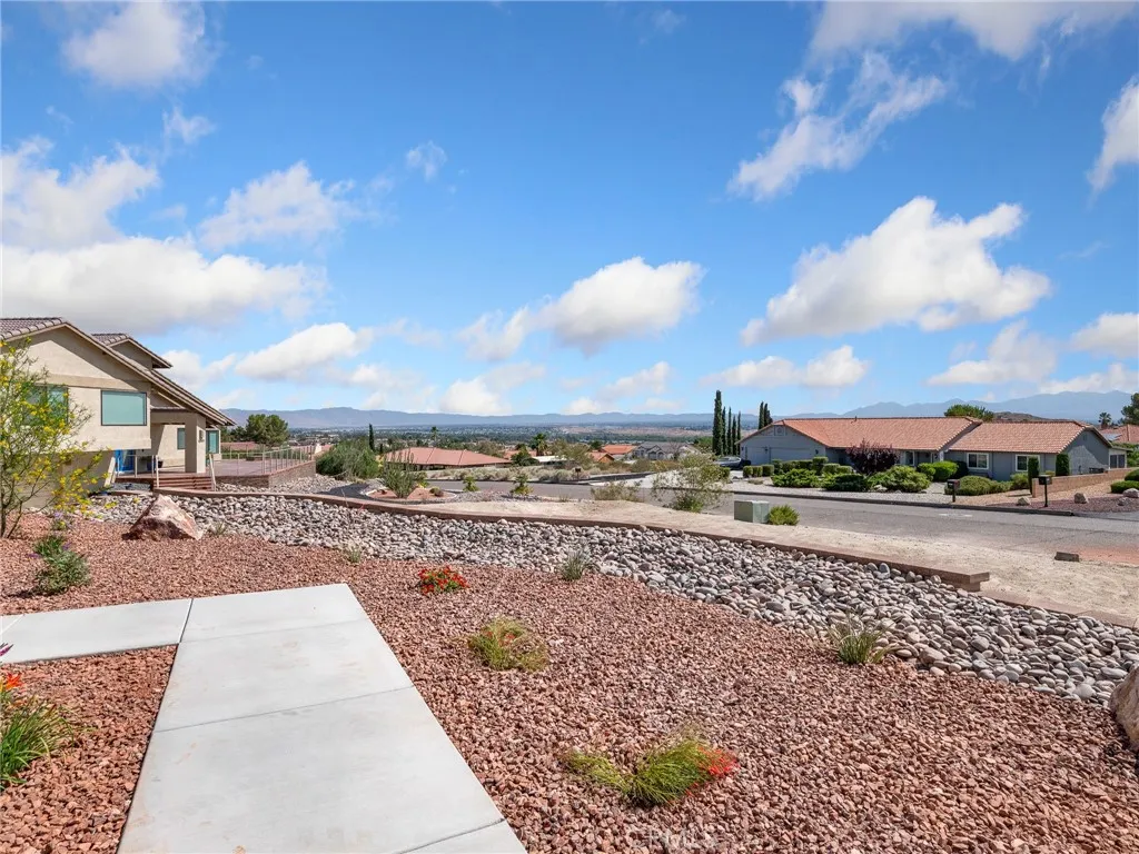 16465 Koda Road, Apple Valley, California 92307 home-pic-10