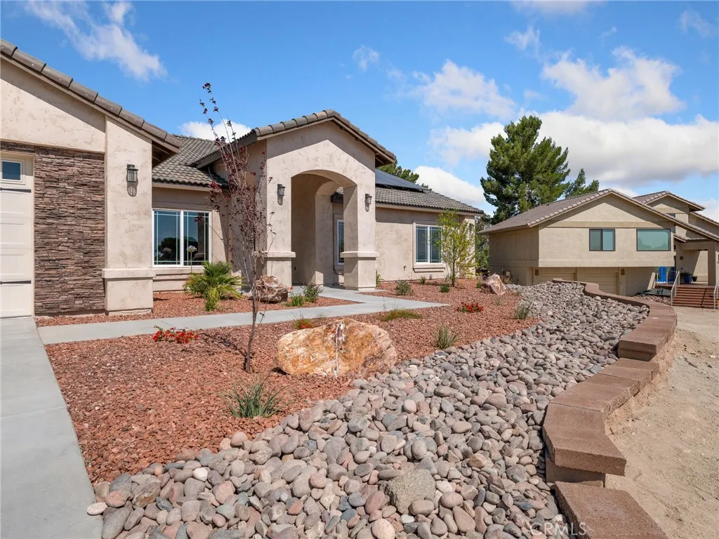 16465 Koda Road, Apple Valley, California 92307 home-pic-9