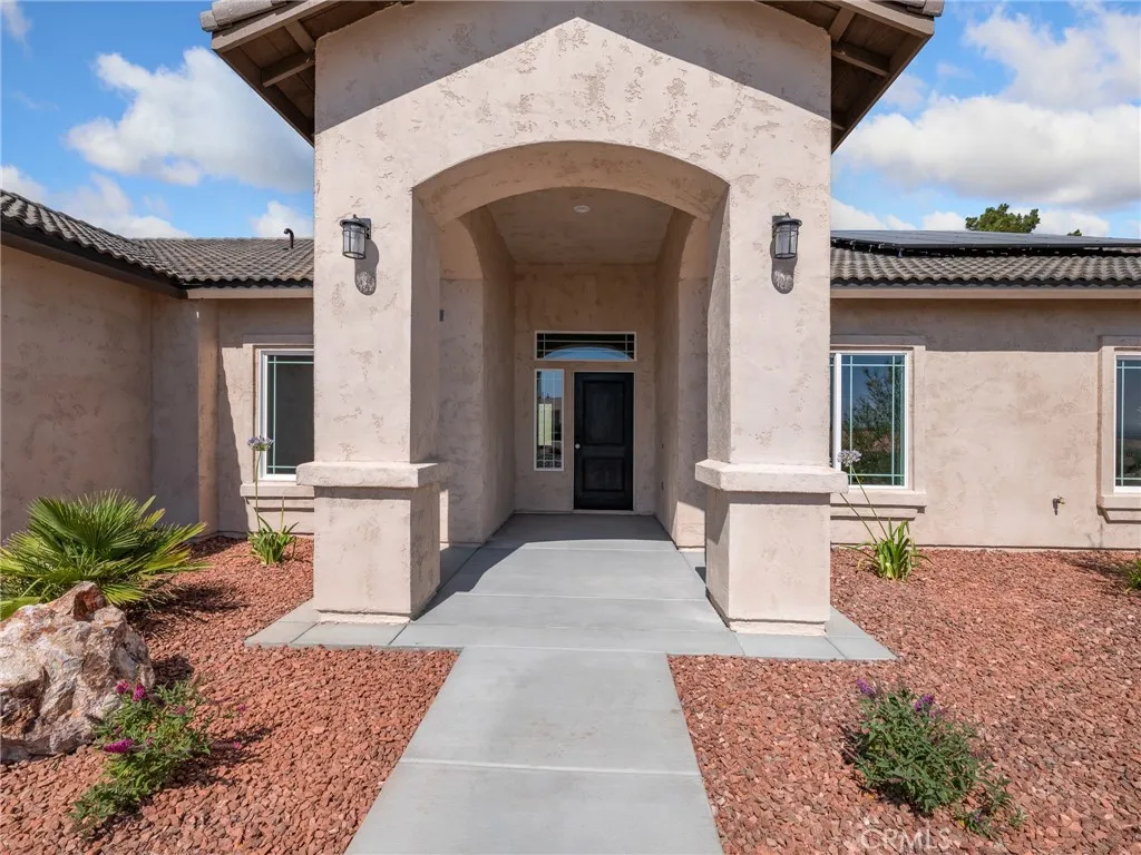 16465 Koda Road, Apple Valley, California 92307 home-pic-11