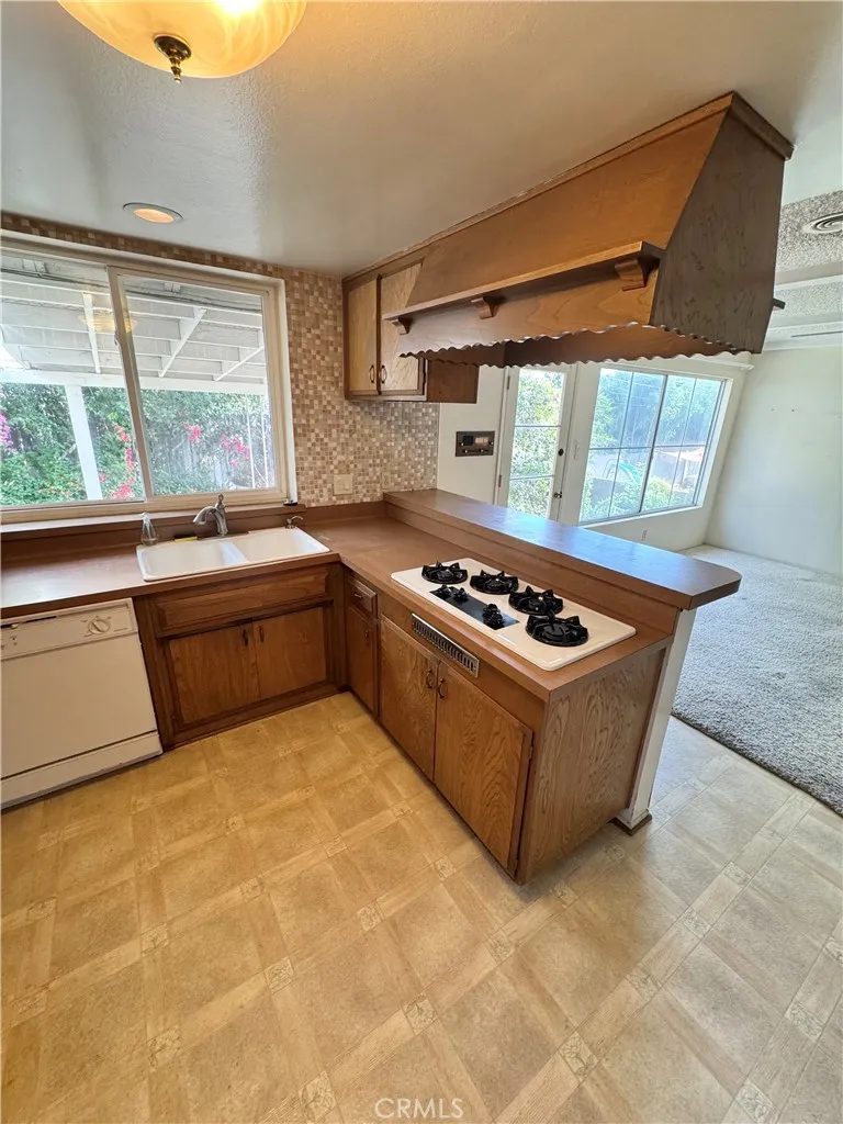 1110 Sturbridge, La Habra, California 90631 home-pic-4