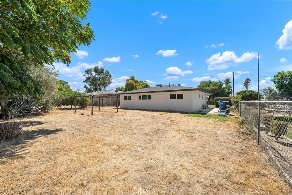 27328 Norwood Street, Highland, California 92346 home-pic-11