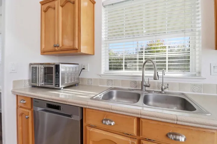 1220 Tasman Drive, Sunnyvale, California 94089