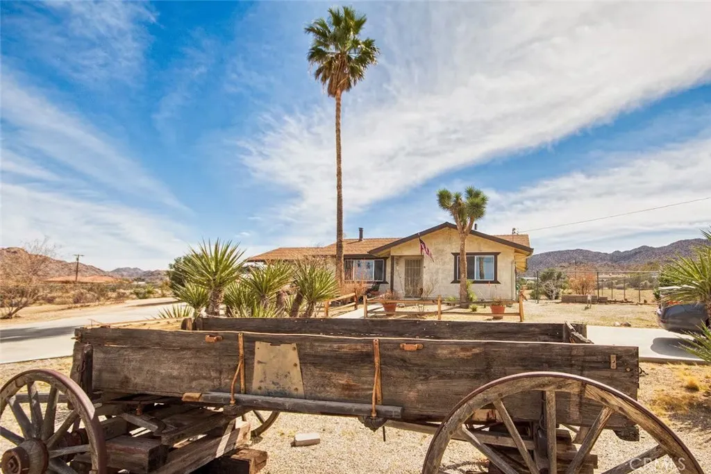 61611 Alta Loma Drive, Joshua Tree, California 92252 home-pic-19