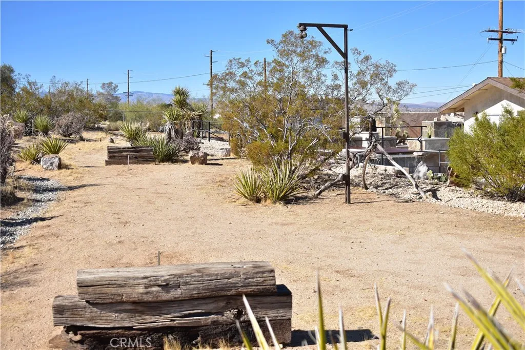 61611 Alta Loma Drive, Joshua Tree, California 92252 home-pic-9