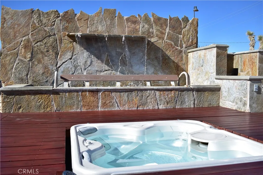 61611 Alta Loma Drive, Joshua Tree, California 92252 home-pic-1