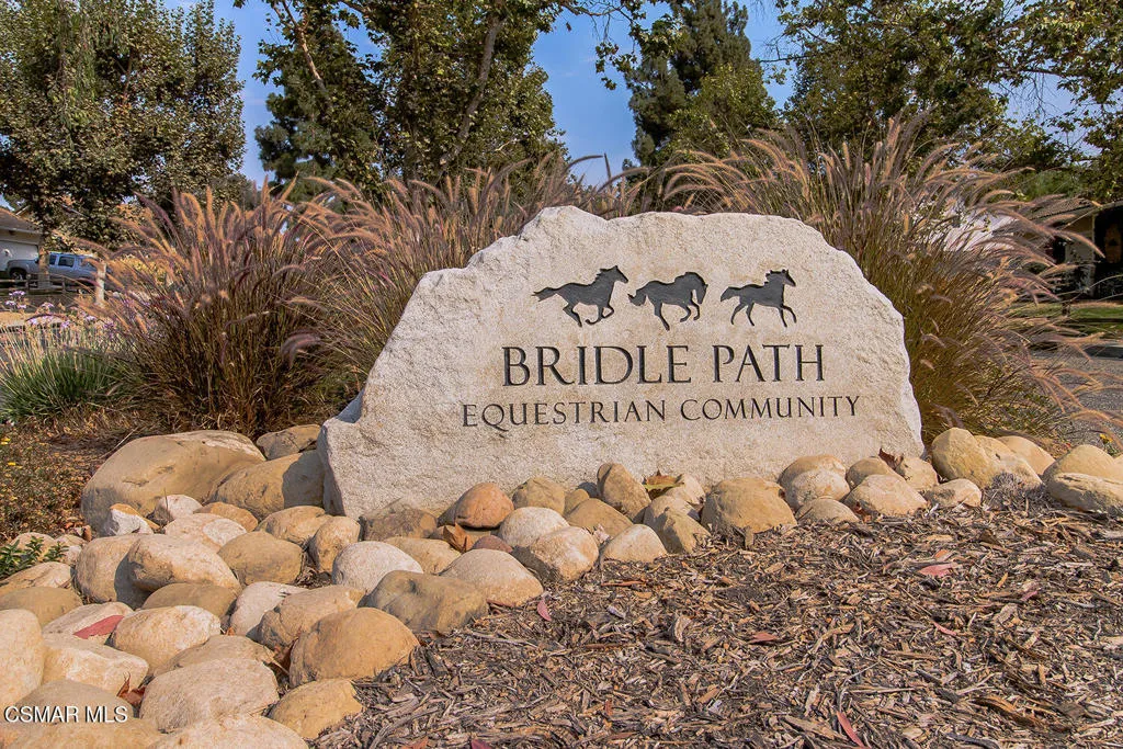 221 Hazelridge Court, Simi Valley, California 93065 home-pic-49