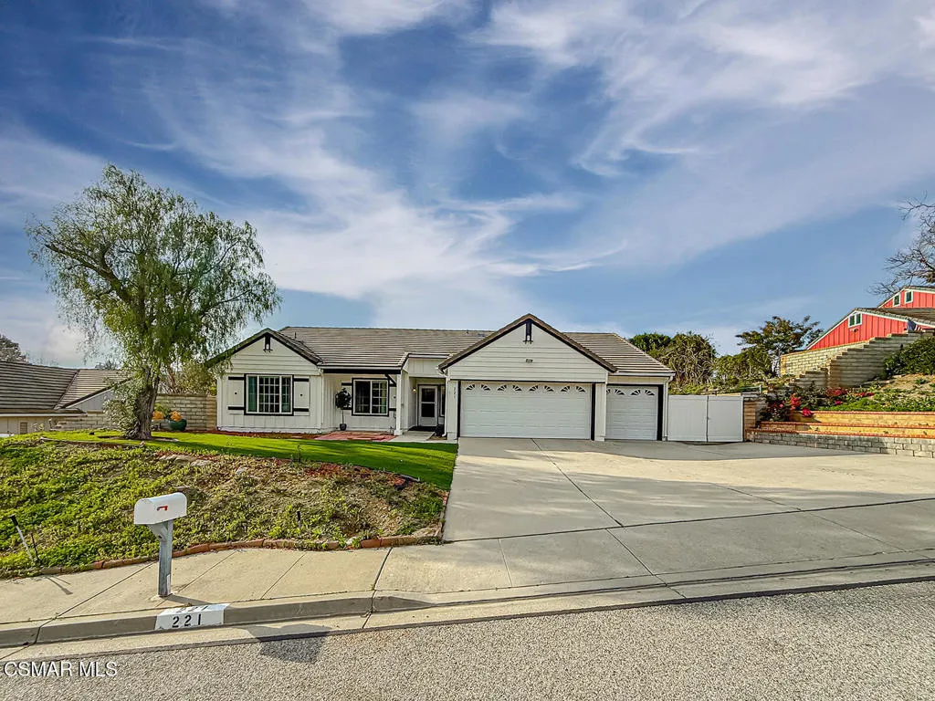 221 Hazelridge Court, Simi Valley, California 93065 home-pic-2