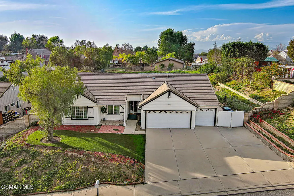 221 Hazelridge Court, Simi Valley, California 93065 home-pic-1